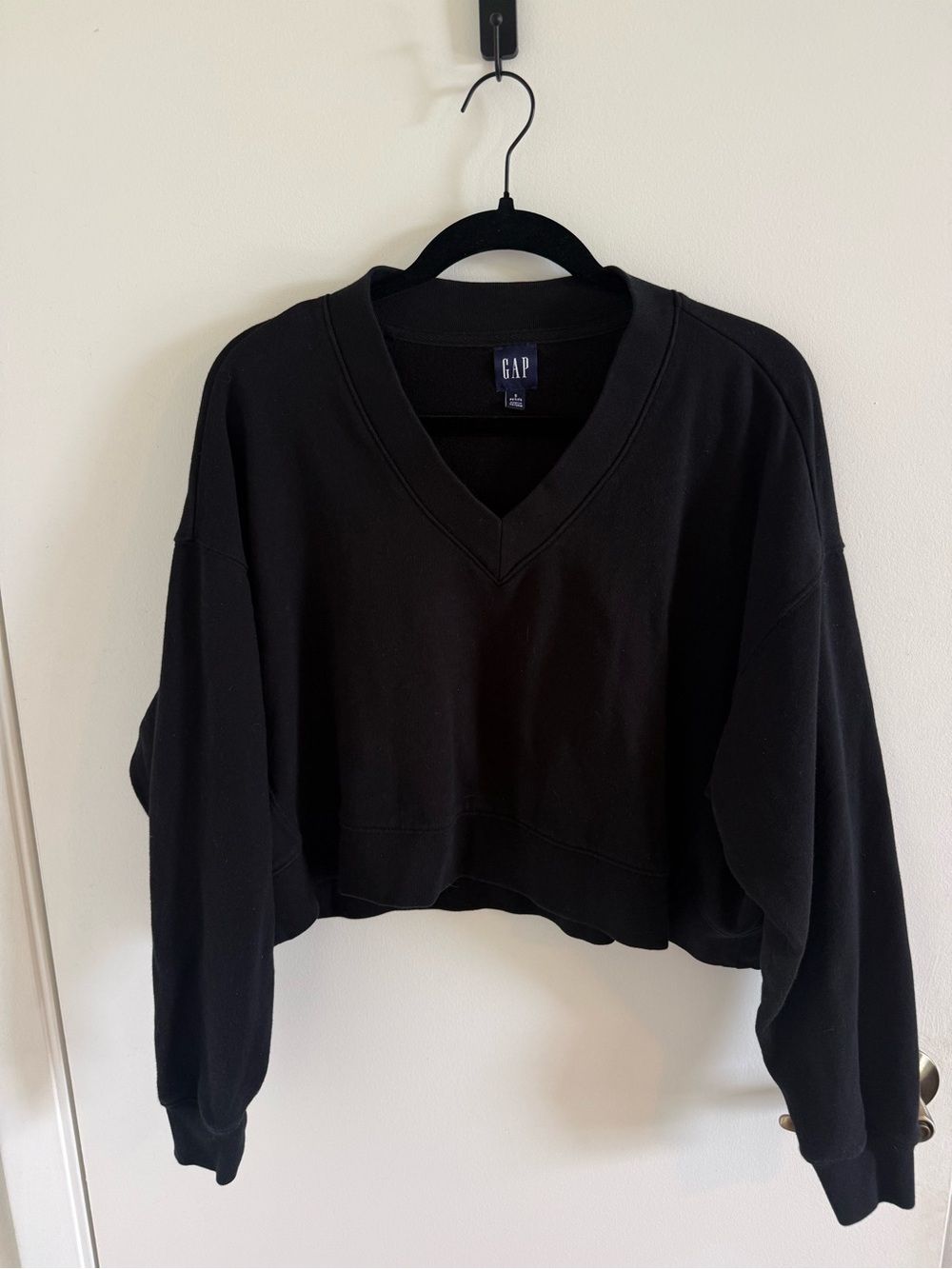 GAP Black V-Neck Cropped Sweatshirt